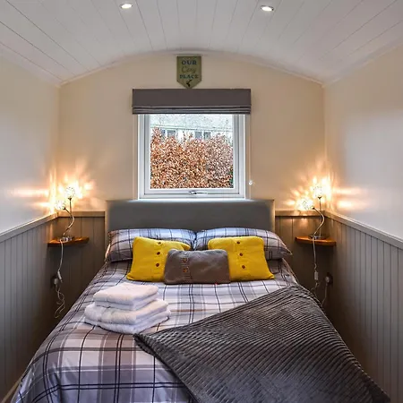 Greengill Farm Shepherds Hut- Ukc3632 *